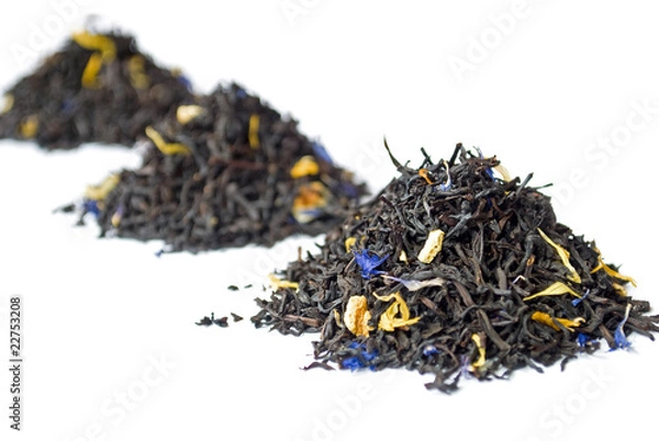 Fototapeta 3 stosy czarnej herbaty Earl Grey na białym tle