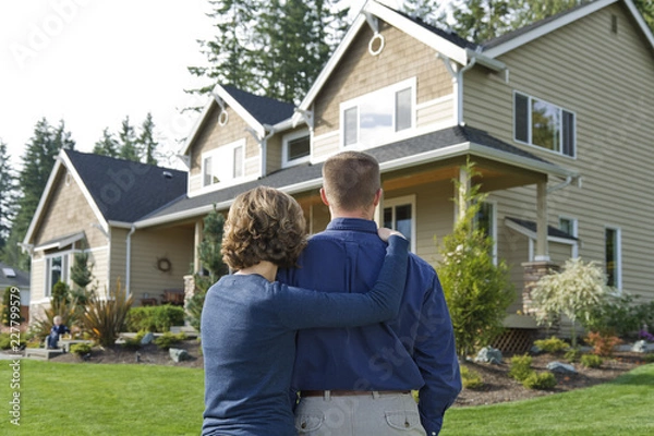 Obraz couple shopping for a new house