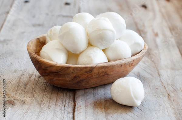 Fototapeta Włoska mozzarella z serem wiśniowym