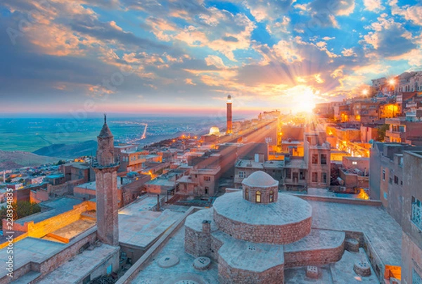 Obraz Stare miasto Mardin z jasnym błękitnym niebem - Mardin, Turcja