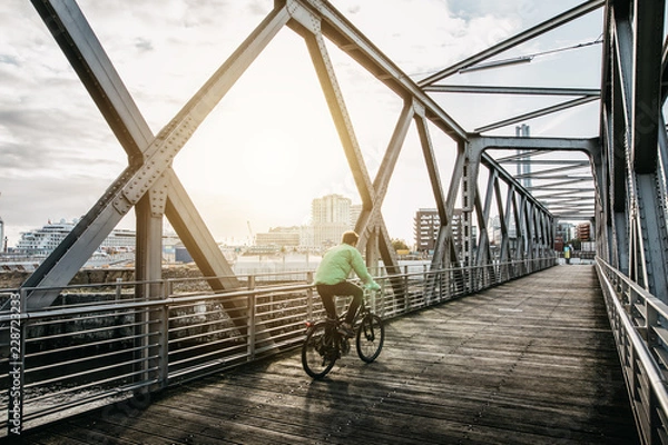 Fototapeta Fahrradfahrer in Hamburg HafenCity 