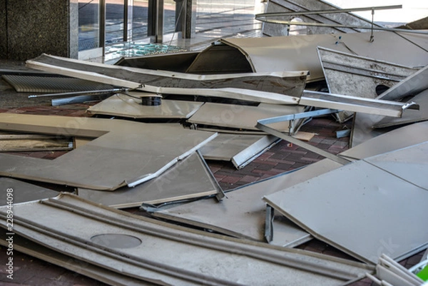 Obraz 落下した天井