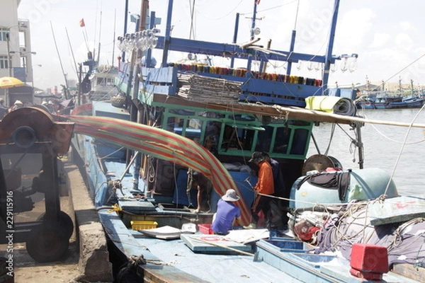 Obraz ベトナムのクイニョンにある港市場