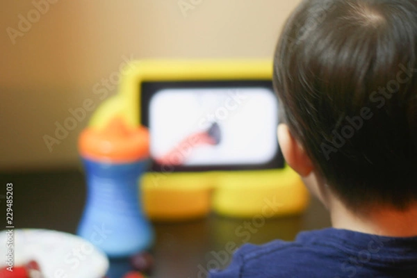 Obraz Toddler screen time