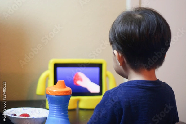 Obraz Toddler screen time