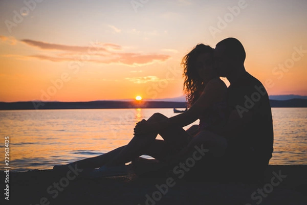 Obraz Romantic couple silhouettes