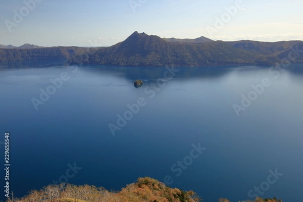 Fototapeta 摩周第三展望台から望む秋の摩周湖 ( 日本 / 北海道 / 弟子屈町 )