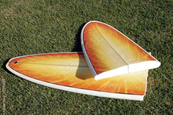 Obraz zepsuta deska surfingowa