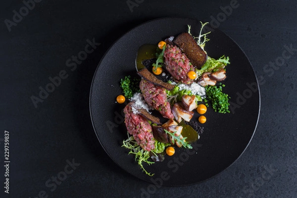 Obraz Beef tartar with bread