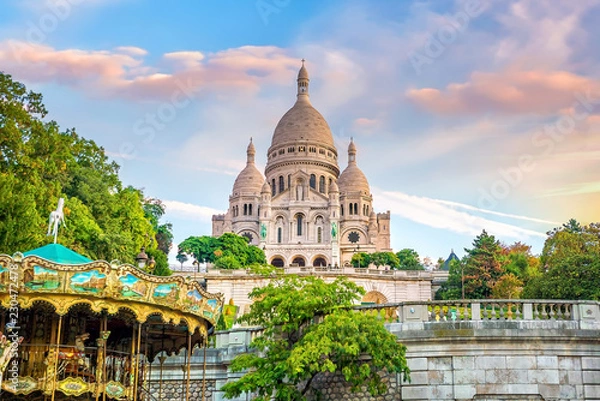 Fototapeta Katedra Sacre Coeur na wzgórzu Montmartre w Paryżu