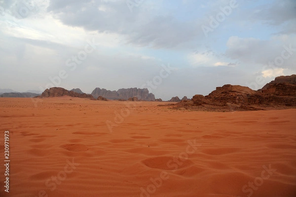 Obraz panoramic view of wadi rum desert lookin like mars planet with rocks and red sand