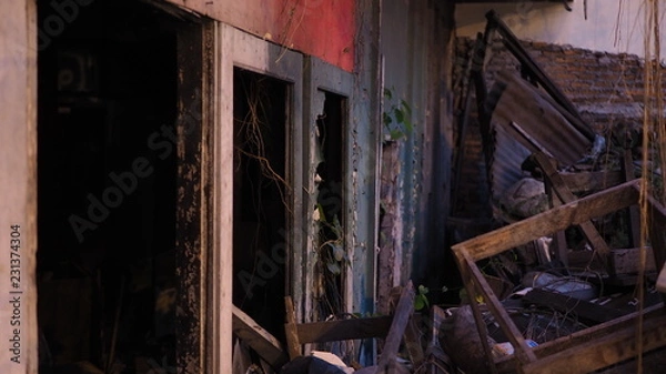 Obraz Just broken house