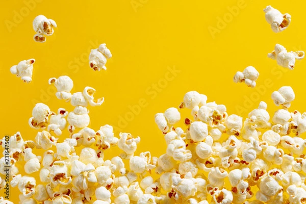 Fototapeta Popcorn Na żółtym Tle