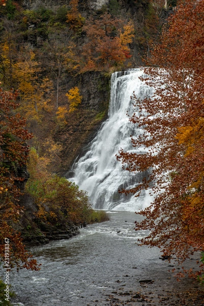 Obraz Ithaca Falls in the Finger Lakes region, Ithaca, New York. This is the last and largest of several waterfalls on Fall Creek.
