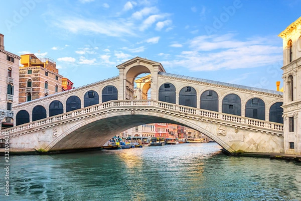 Fototapeta The Rialto Bridge, beautiful tourist attraction of Venice