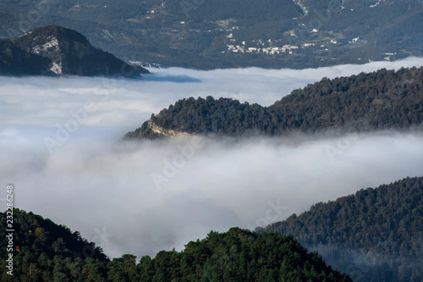 Obraz Montaña cubierta de nubes