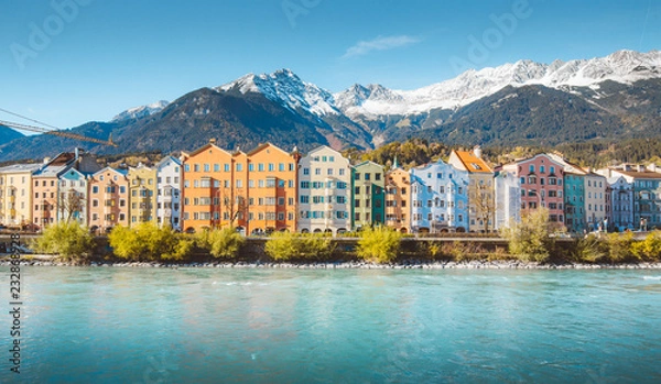 Fototapeta Miasto Innsbruck z rzeką Inn, Tyrol, Austria