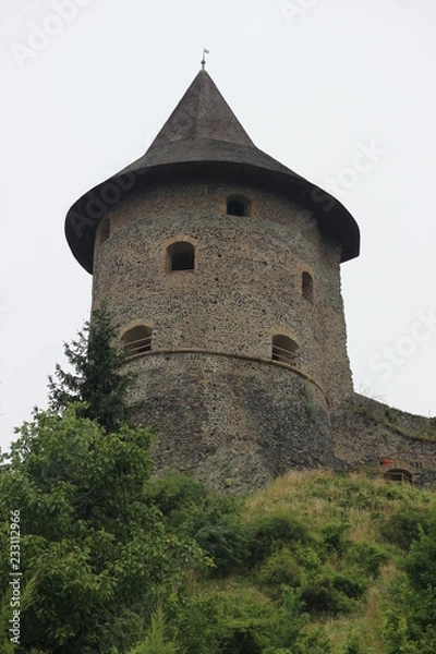 Obraz Main tower of medieval Somoska castle, SLovakia