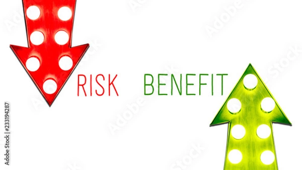 Fototapeta Risk benefit red and green left right up down vintage retro arrows illuminated light bulbs. Concept for advantages and disadvantages, risk and opportunity.  Isolated on white background with text.