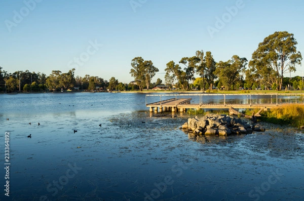 Fototapeta Victoria Park Lake in Shepparton in regional Victoria in Australia.