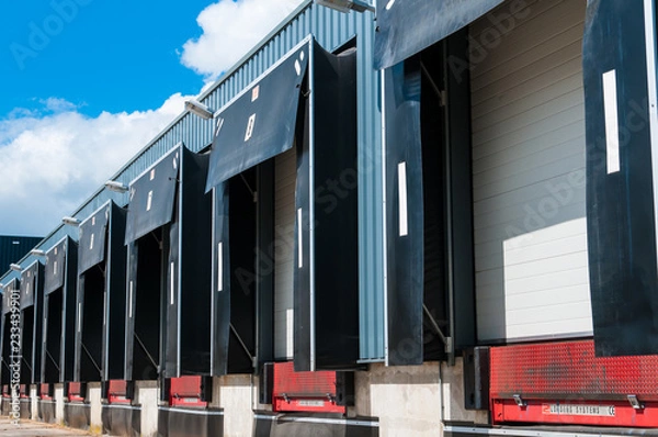 Obraz row of loadingdocks in a warehouse