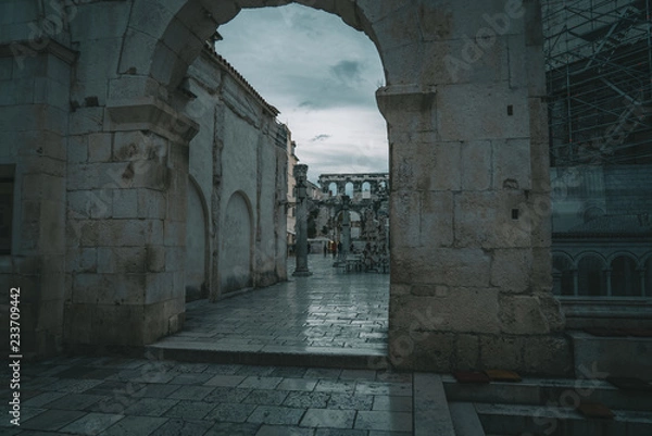 Obraz narrow street at dawn