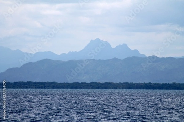 Fototapeta mountains and lake