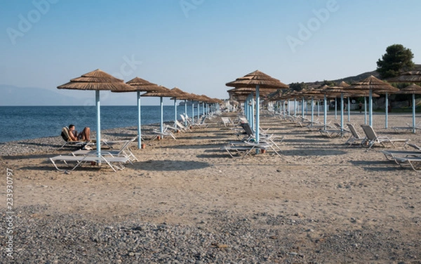 Fototapeta Alignement de parasols