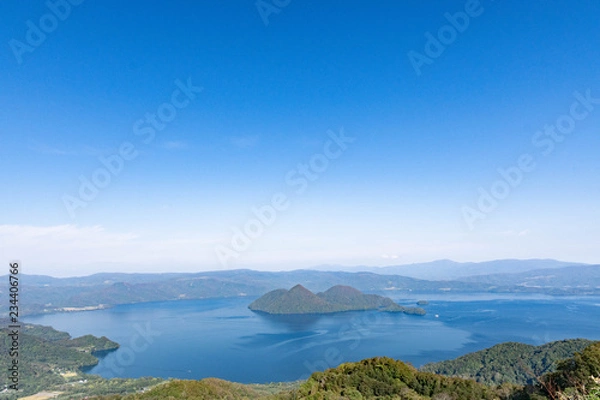 Fototapeta 晴れた日の洞爺湖 / 北海道洞爺町の観光イメージ