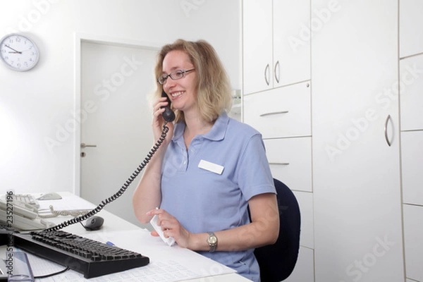 Obraz Frau telefoniert