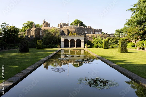 Fototapeta lake in front of historical architecture
