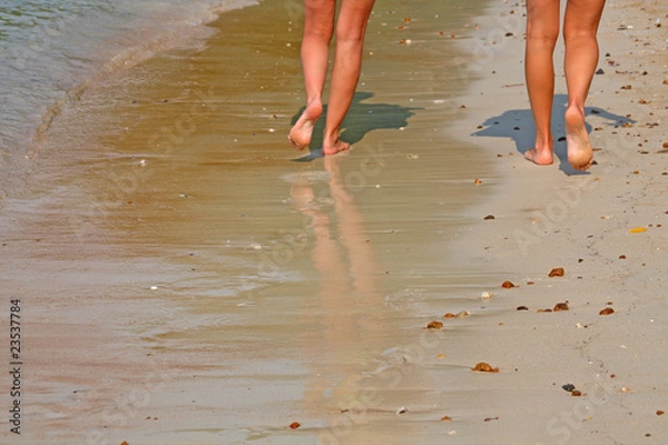 Obraz Walking on the beach