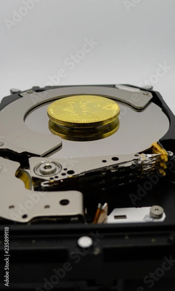 Obraz bitcoins on a harddrive