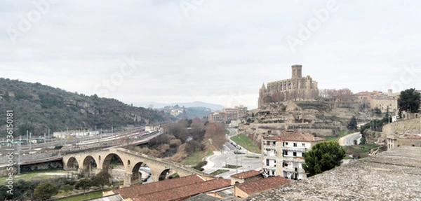 Fototapeta A landscape of romanesque and gothic Collegiate Basilica of Holy Mary (Basílica de Santa María de la Aurora) in Manresa, Catalonia, Spain