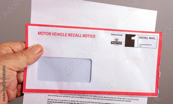 Obraz Official notification letter and envelope for a UK car safety recall