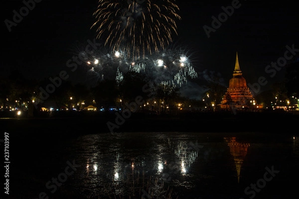 Obraz Beautiful Firework Reflection Over Old Pagoda Loy Krathong Festival Sukhothai Thailand Amazing Historic Town