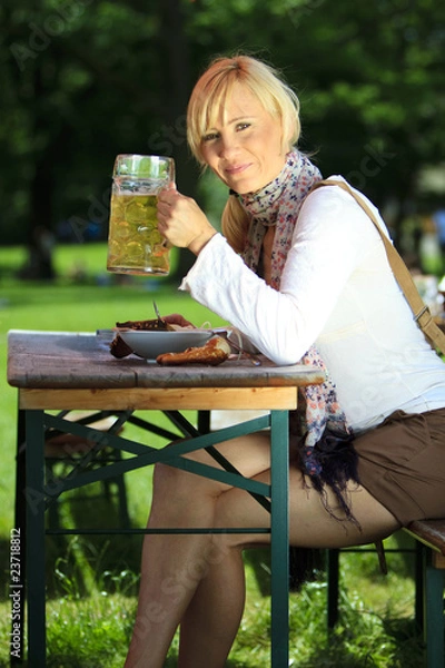 Fototapeta Medi-Biergarten-15