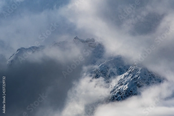 Obraz Montagne dans les nuages