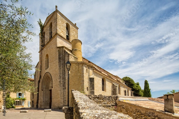 Fototapeta Notre-Dame de Beaulieu. Church of Notre-Dame de Beaulieu in the medieval village of Cucuron, Provence, Luberon, Vaucluse, France