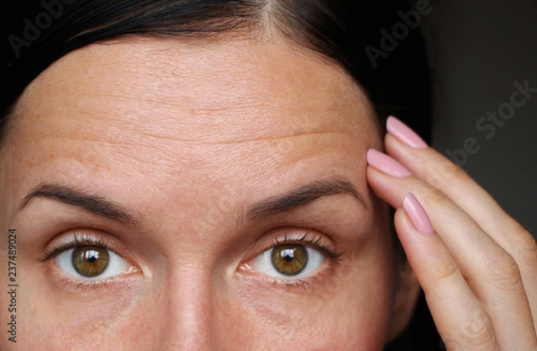 Obraz wrinkles on the forehead