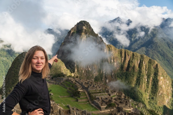 Fototapeta Pointing to Machu Picchu