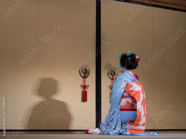 Obraz Geisha performing