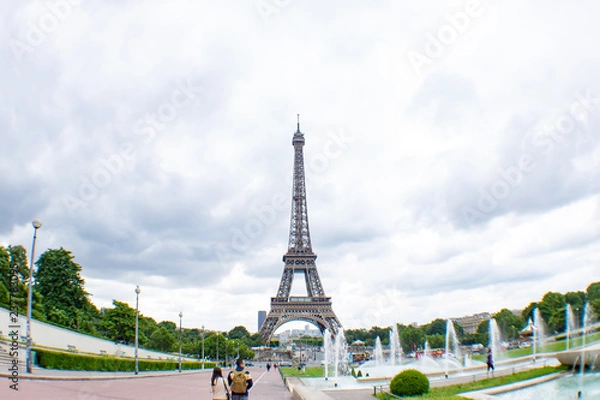 Obraz Wide Angle Eiffel tower far