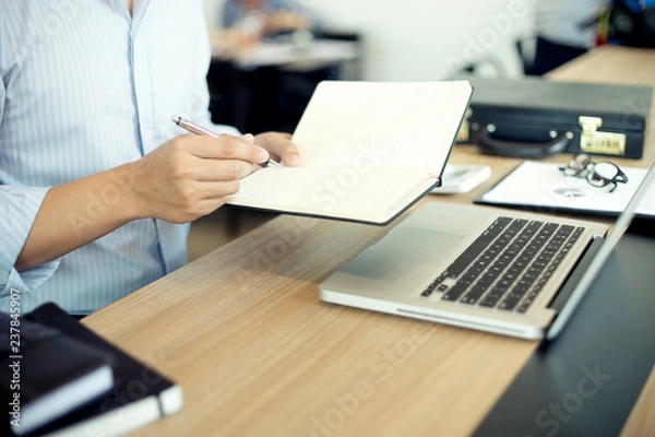 Fototapeta Business man work out of office