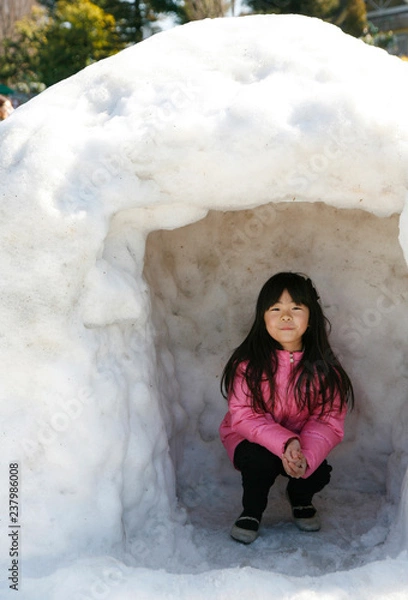 Obraz かまくらと女の子