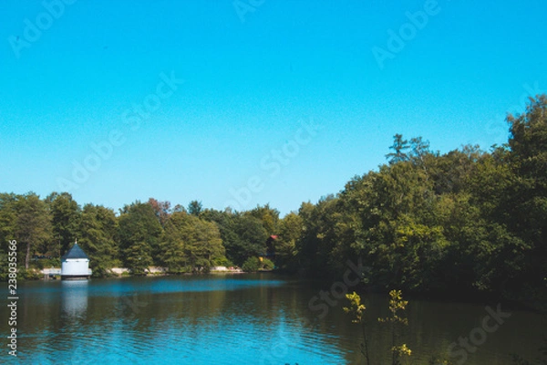 Fototapeta Blick auf den Itzeblitzer Weiher im Saarland - retro