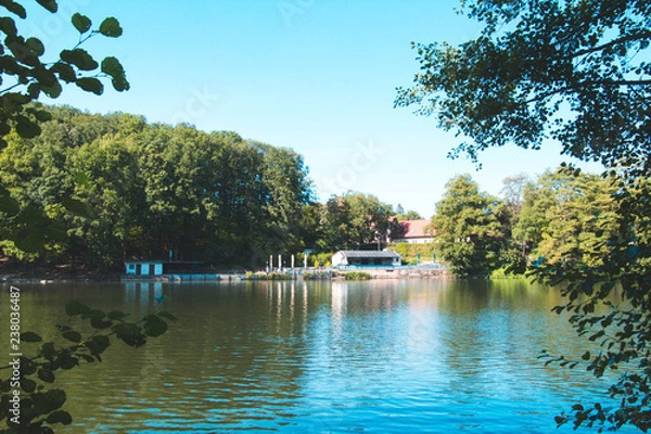 Fototapeta Blick auf den Itzeblitzer Weiher im Saarland - Retro