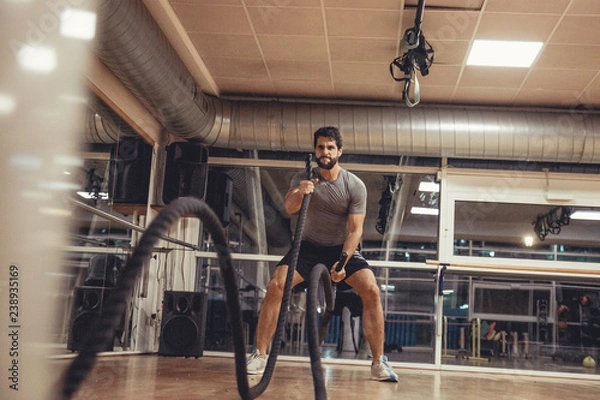 Obraz Personal trainer, allenamento in palestra