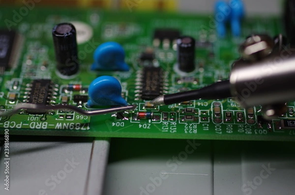 Obraz はんだ付け　電子回路　基盤