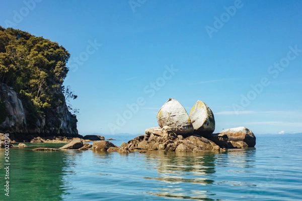 Obraz Split Apple Rocl Abel Tasman Bay